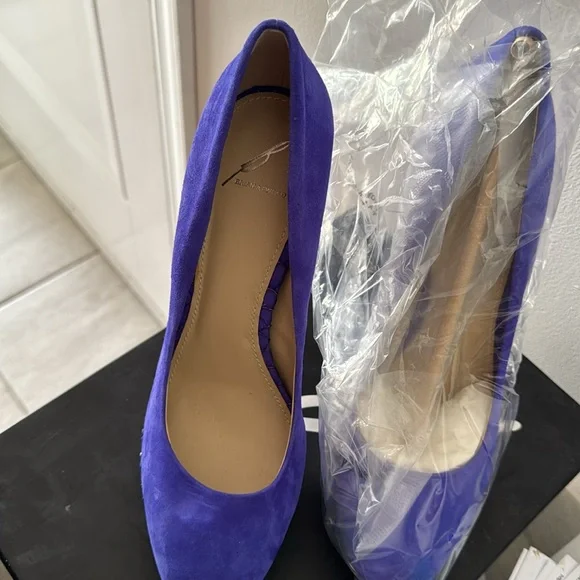 Brian Atwood suede pumps with platform - Picture 3 of 4